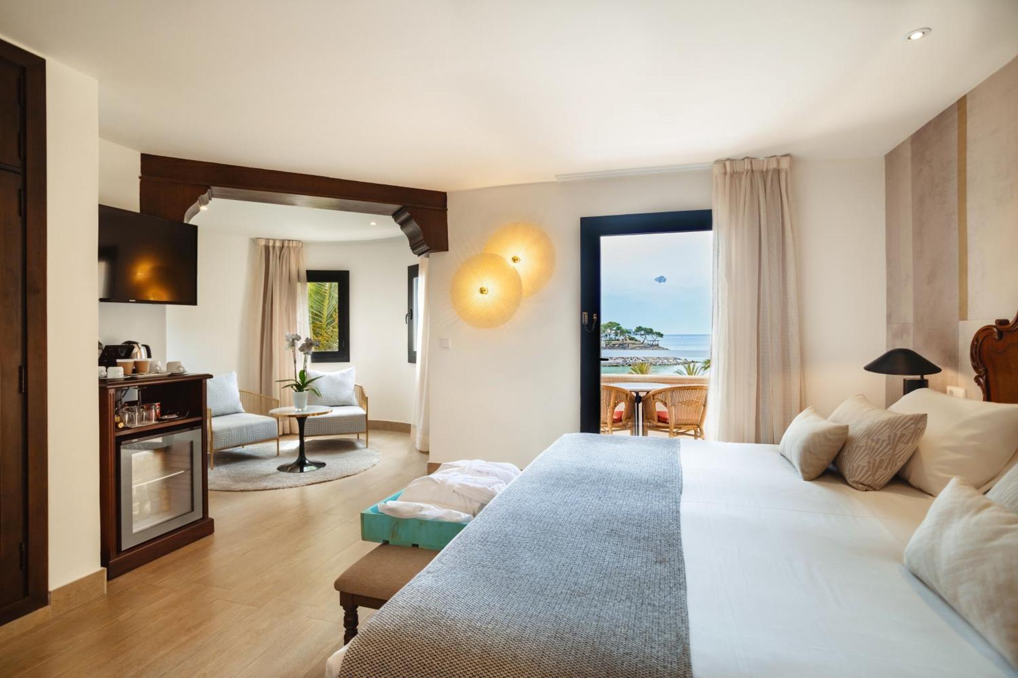 Secrets Mallorca Villamil Resort & Spa - Adults Only パゲラ エクステリア 写真 A room at the hotel