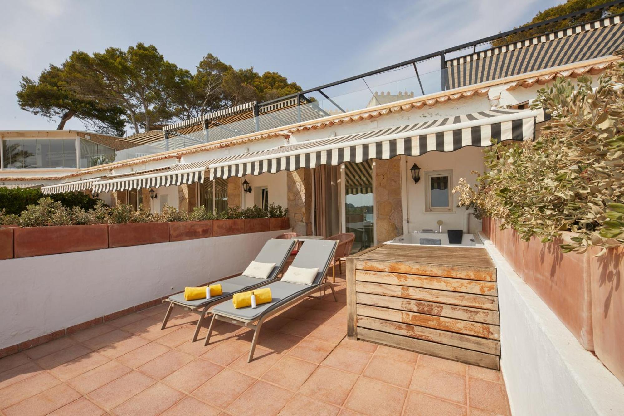 Secrets Mallorca Villamil Resort & Spa - Adults Only パゲラ エクステリア 写真 Terrace of a suite