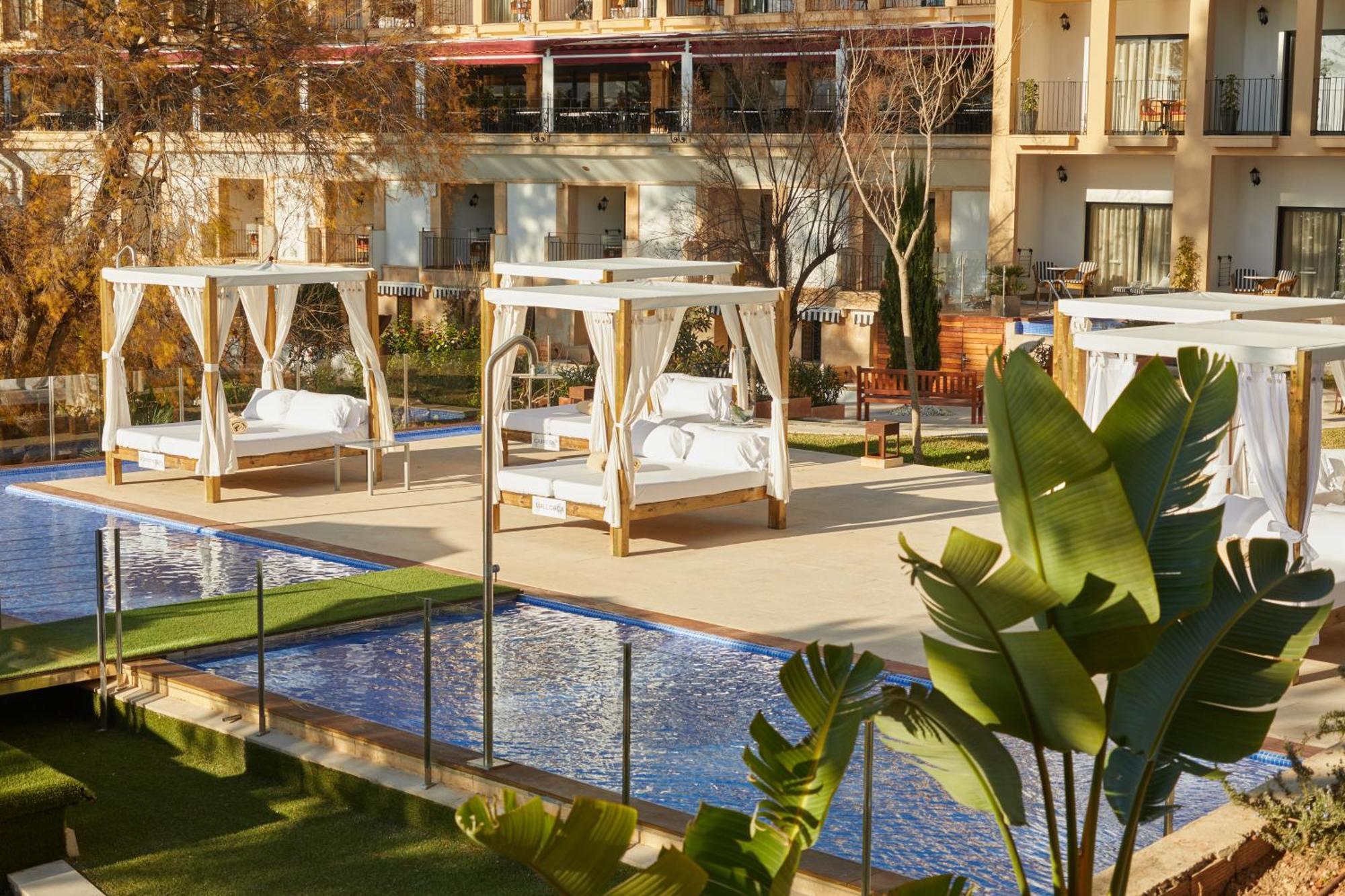 Secrets Mallorca Villamil Resort & Spa - Adults Only パゲラ エクステリア 写真 The pool at the hotel