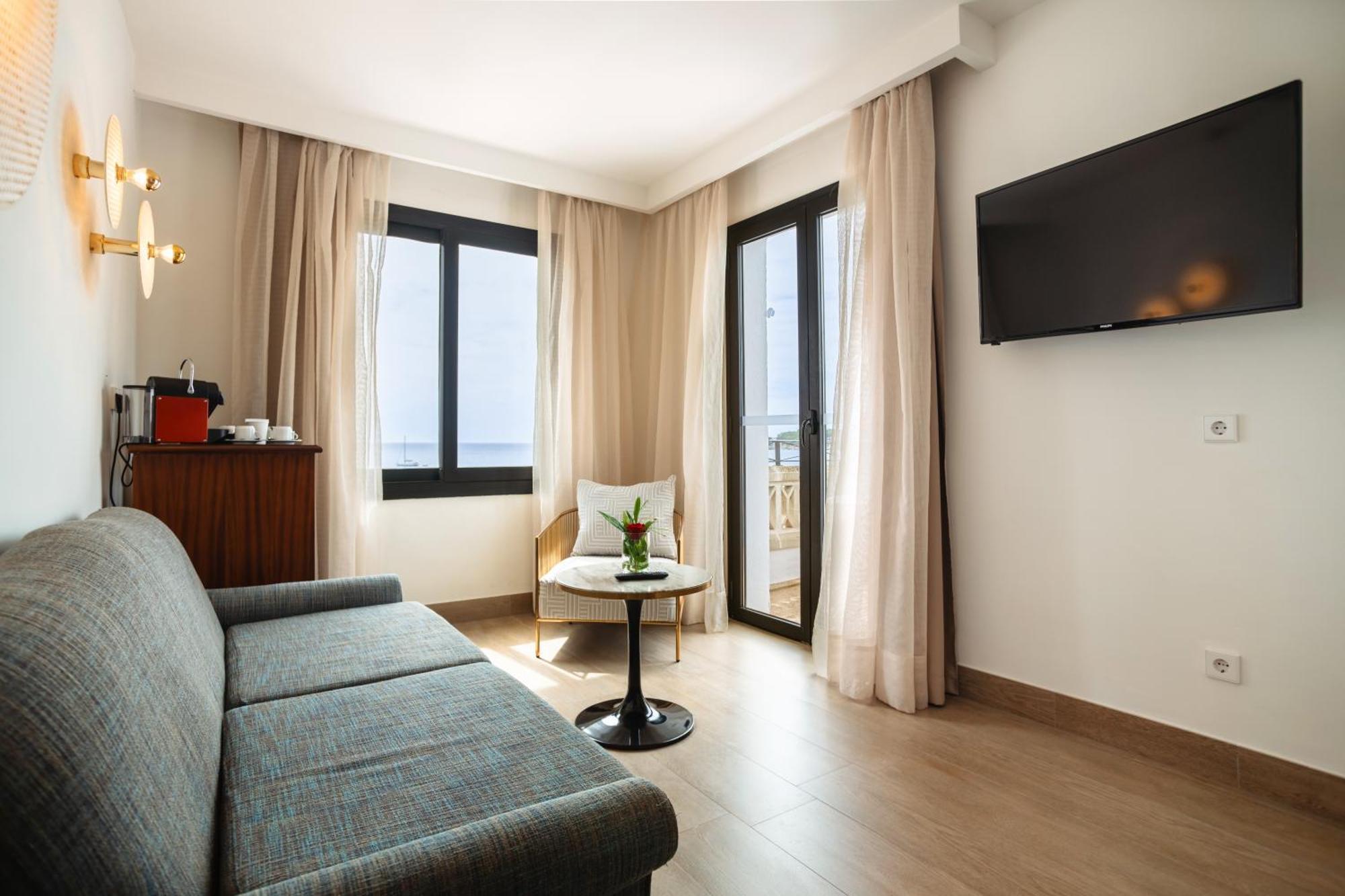 Secrets Mallorca Villamil Resort & Spa - Adults Only パゲラ エクステリア 写真 A room at the hotel