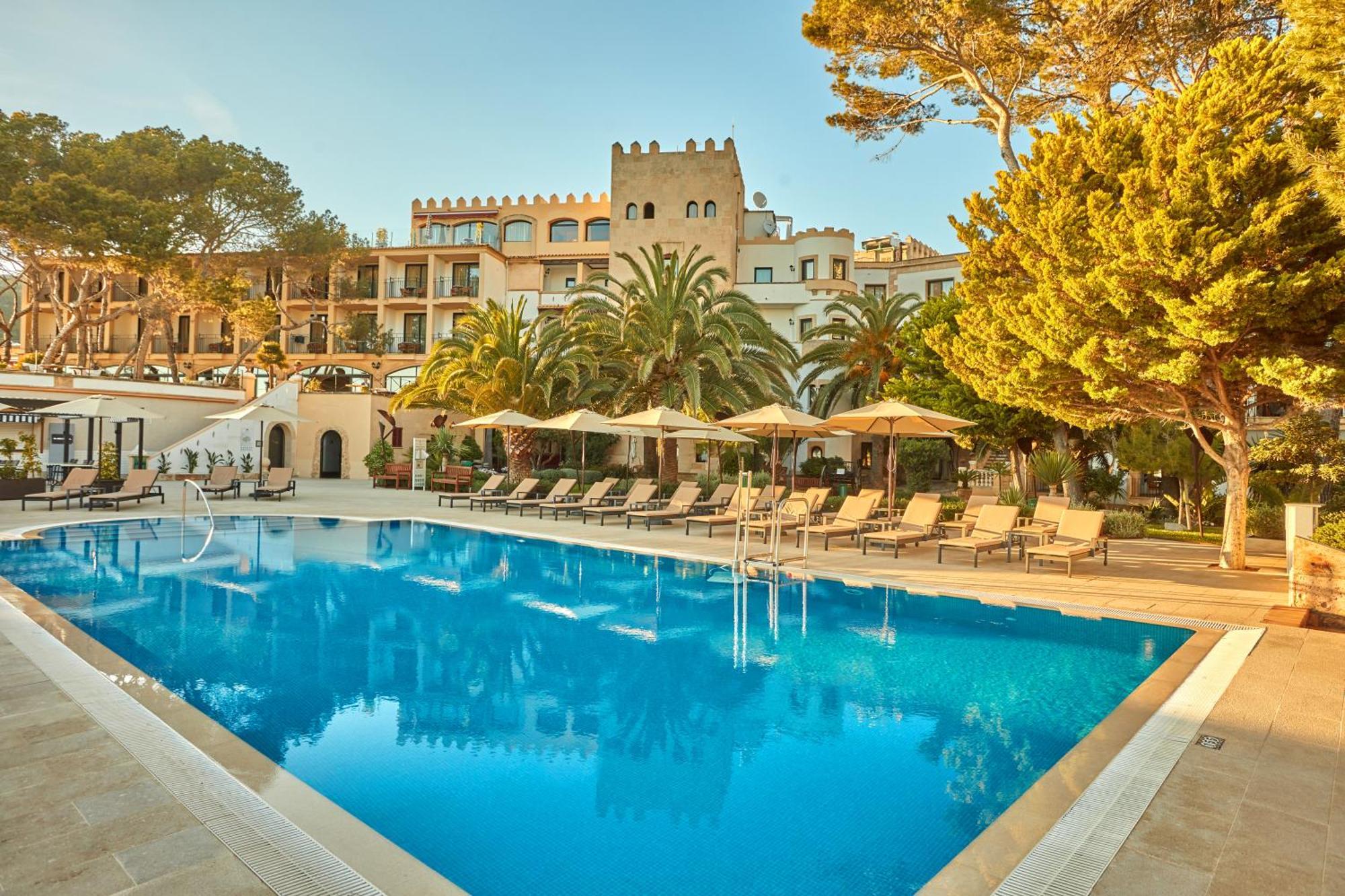 Secrets Mallorca Villamil Resort & Spa - Adults Only パゲラ エクステリア 写真 The hotel's swimming pool