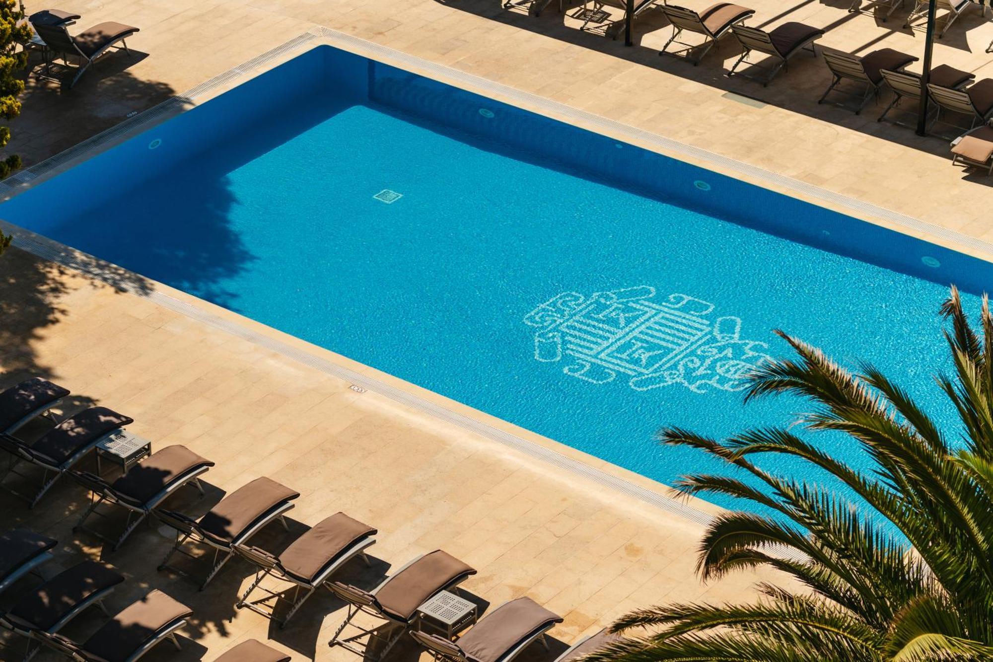 Secrets Mallorca Villamil Resort & Spa - Adults Only パゲラ エクステリア 写真 The swimming pool at the hotel